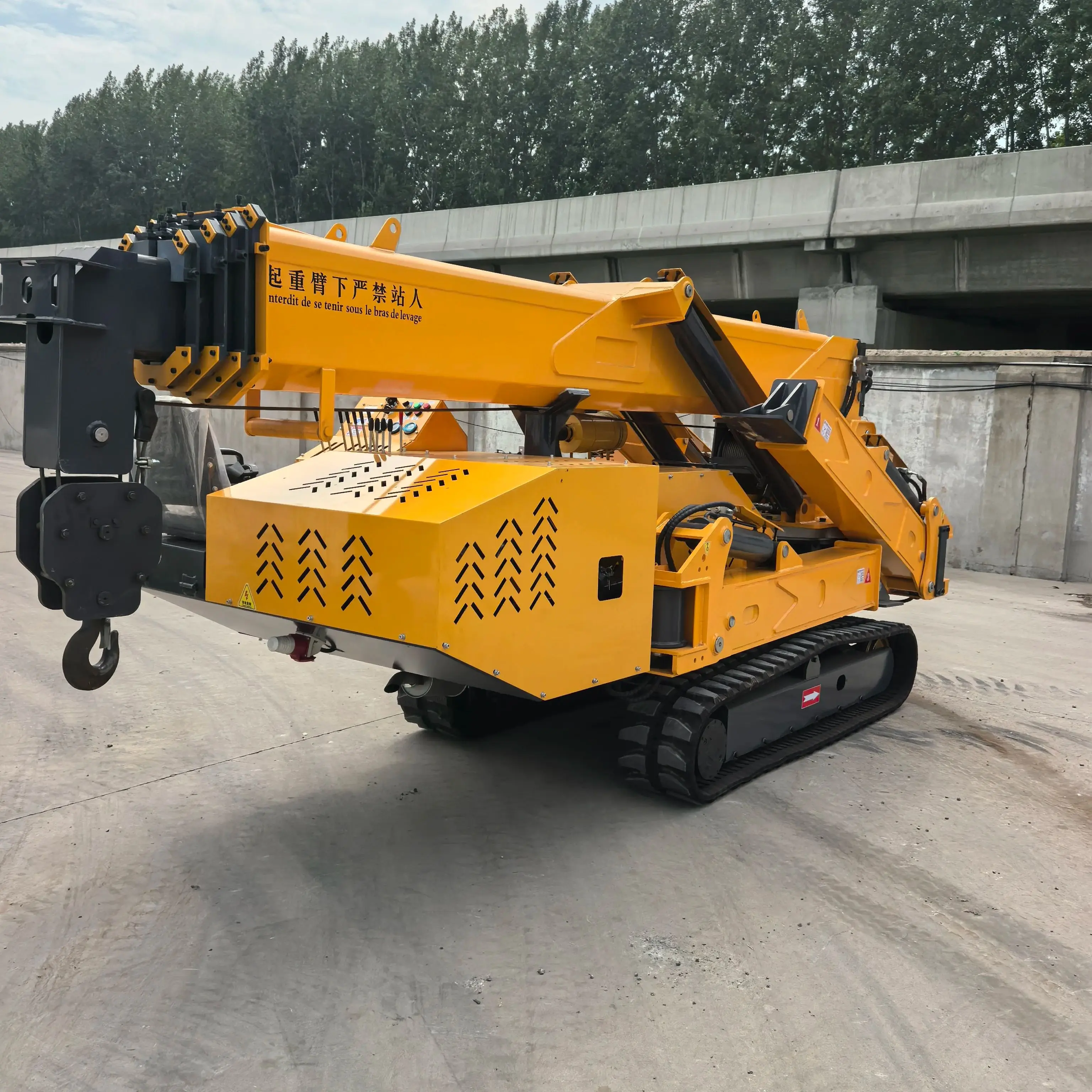 

Индивидуальный мини-портативный гусеничный кран-паук, 8 т: 17 м, телескопическая стрела, продажа