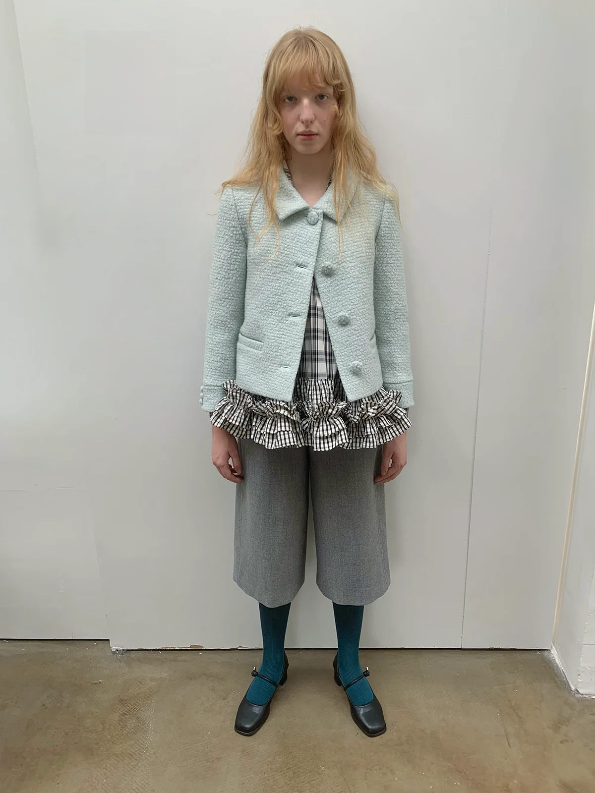 

Mint een Houtooth Woolen ort Coat with Lace Design Inner Circle Woolen Jaet Women's Faion Autumn 2025