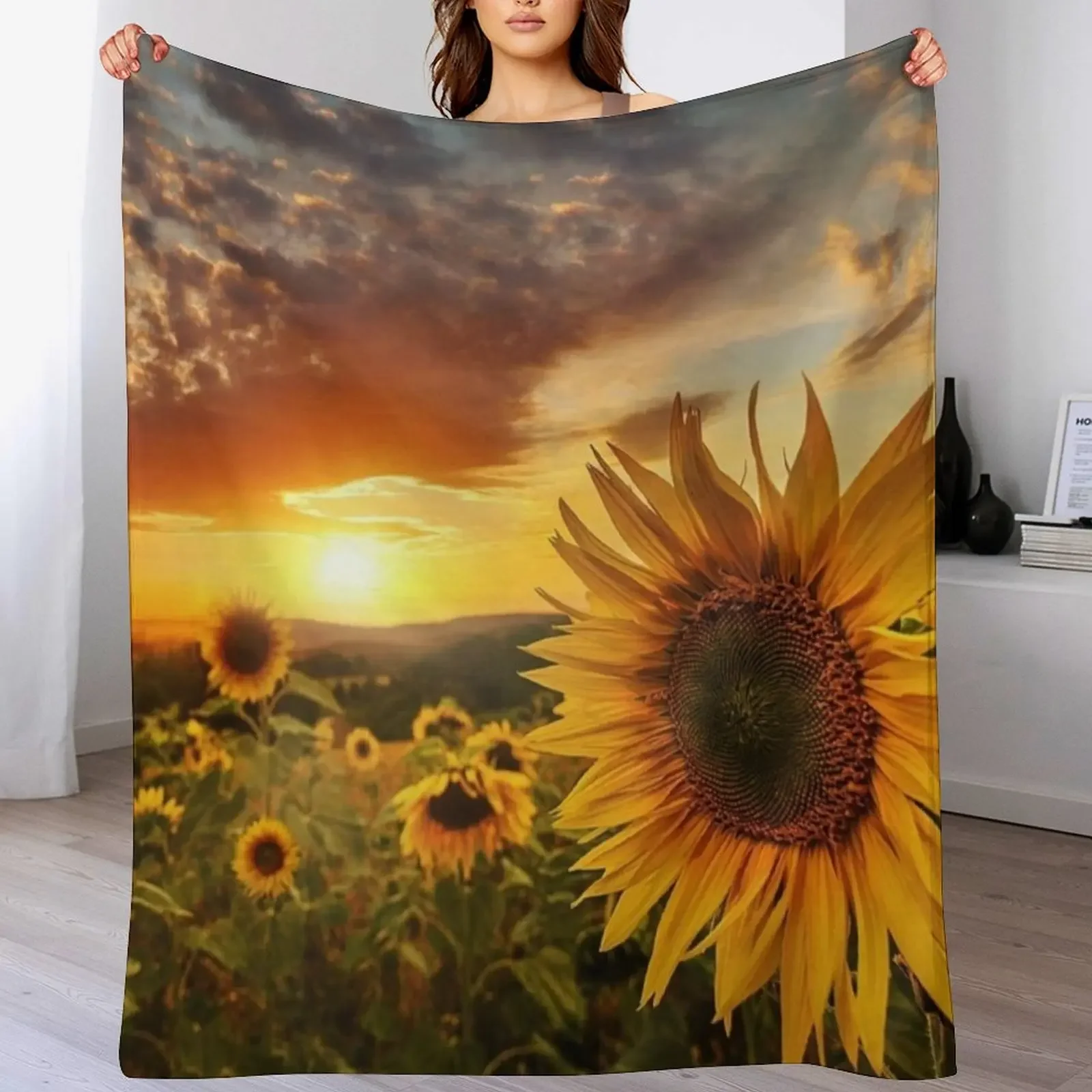 Sunflowers Throw Blanket Long Lasting Soft Plush Blanket for Daily Use