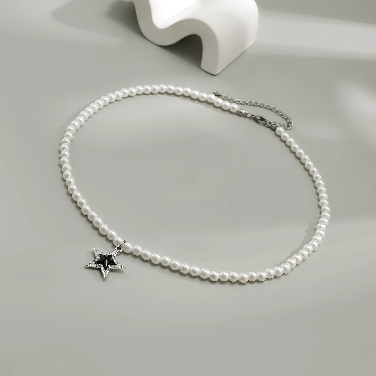 Salircon Prosty, ręcznie wykonany krótki naszyjnik z imitacji pereł Moda męska Rhinestone Star Pendant Choker Punk Party Jewelry — zdjęcie 5