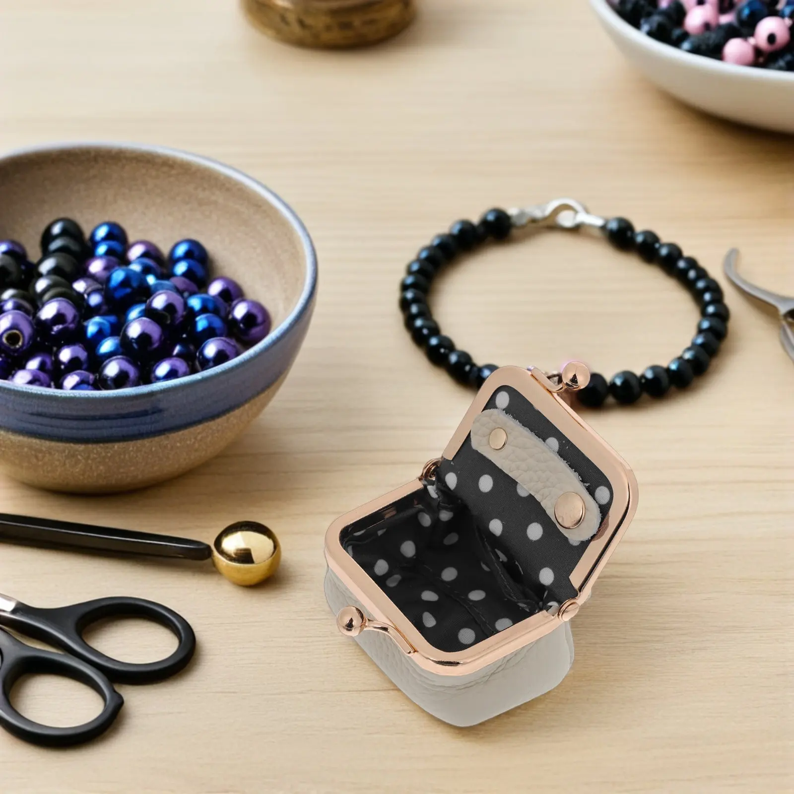 Mini Travel Jewelry Box Vintage Coin Purse Compact Protective Organizer for Earrings Rings Necklaces Bracelets Light