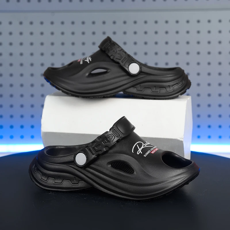 A pair of children's lightweight one-piece EVA open toe slides detachable heel band shock absorbing daily walking shoes LH-K03-1