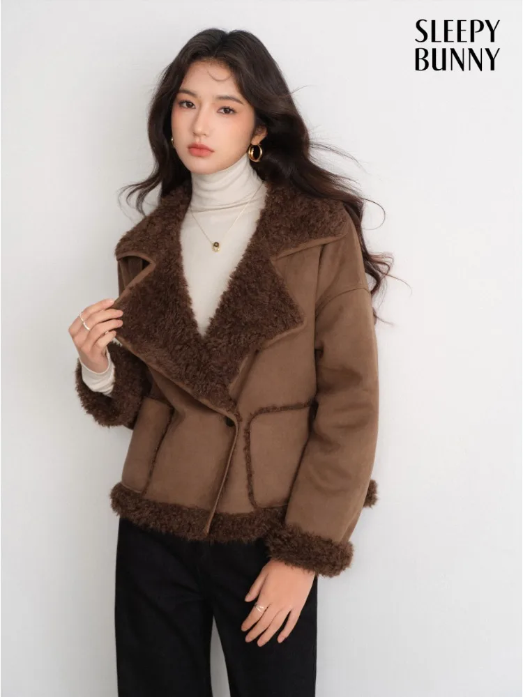 

Suede-Style Curly Fleece Jacket Women Winter Loose Lapel Coat Cozy Textured Outerwear with Maillard Tone Soft Warm Casual Design