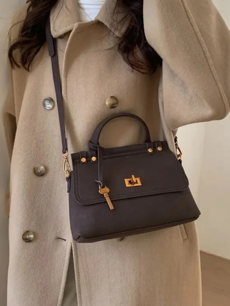 

Просторная винтажная большая сумка 2025 года, женская пригородная сумка через плечо, универсальная сумка через плечо «день-ночь», повседневная сумка на ремне, минималистичная