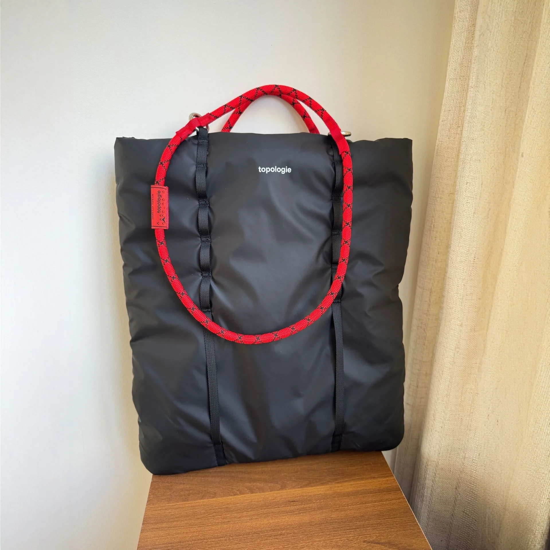 2026-new-top-clouds-unisex-outdoor-nylon-down-computer-bag-lightweight-single-shoulder-tote-bag-for-commuting-and-travel