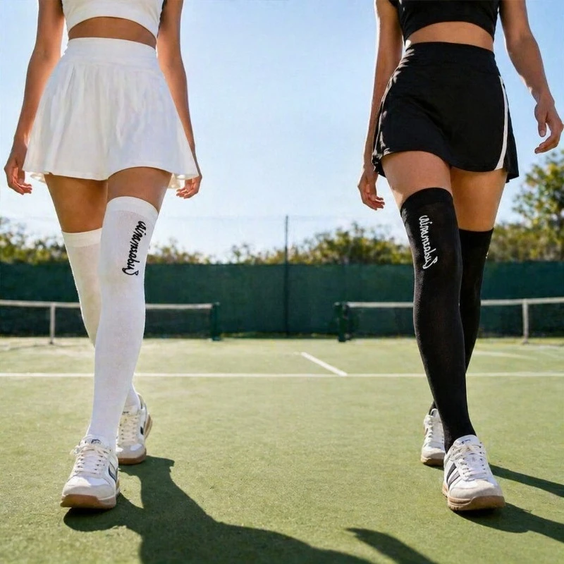 Kniestrümpfe für Damen, weiche, rutschfeste Oberschenkelstrümpfe aus Baumwolle mit Buchstabenaufdruck, Kniestrümpfe für den täglichen Gebrauch beim Sport, Tennis und Alltag