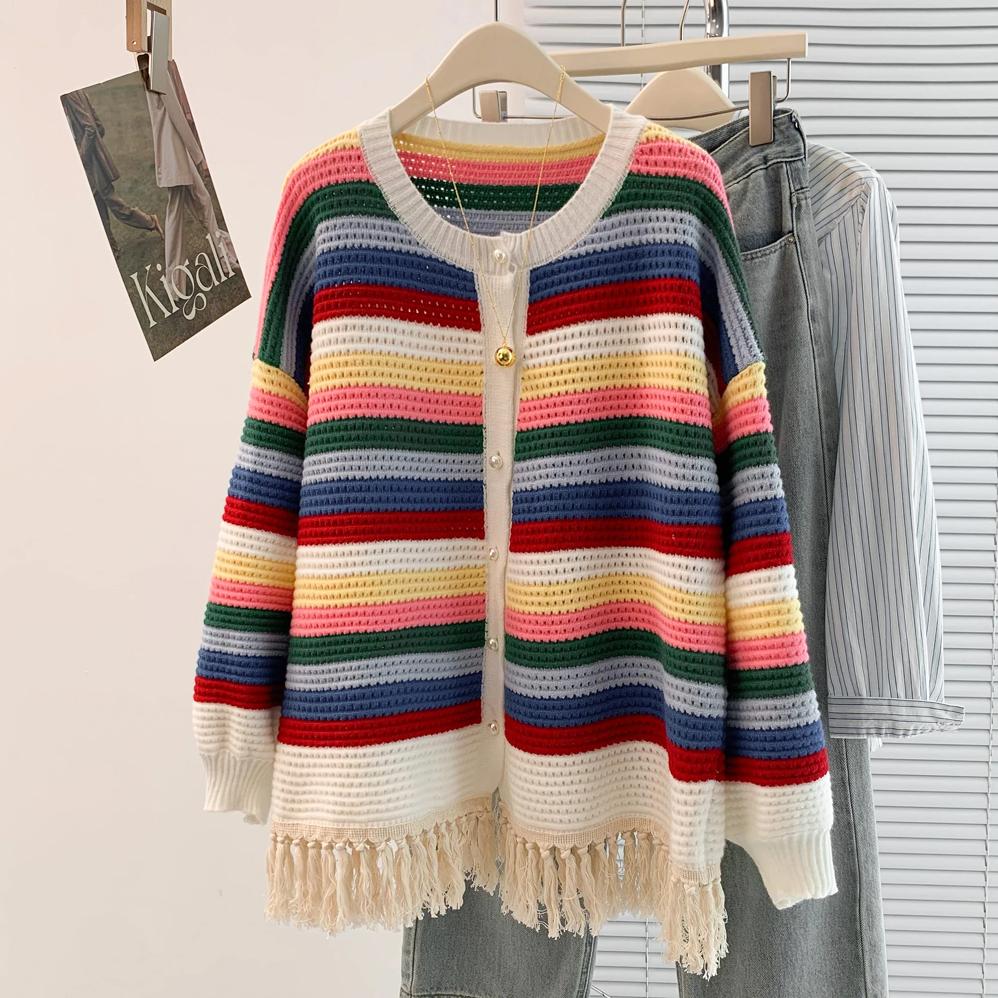 

Повседневный свободный свитер большого размера, пальто в радужную полоску, подол с кисточками, тонкий осенне-зимний новый модный антивозрастной топ