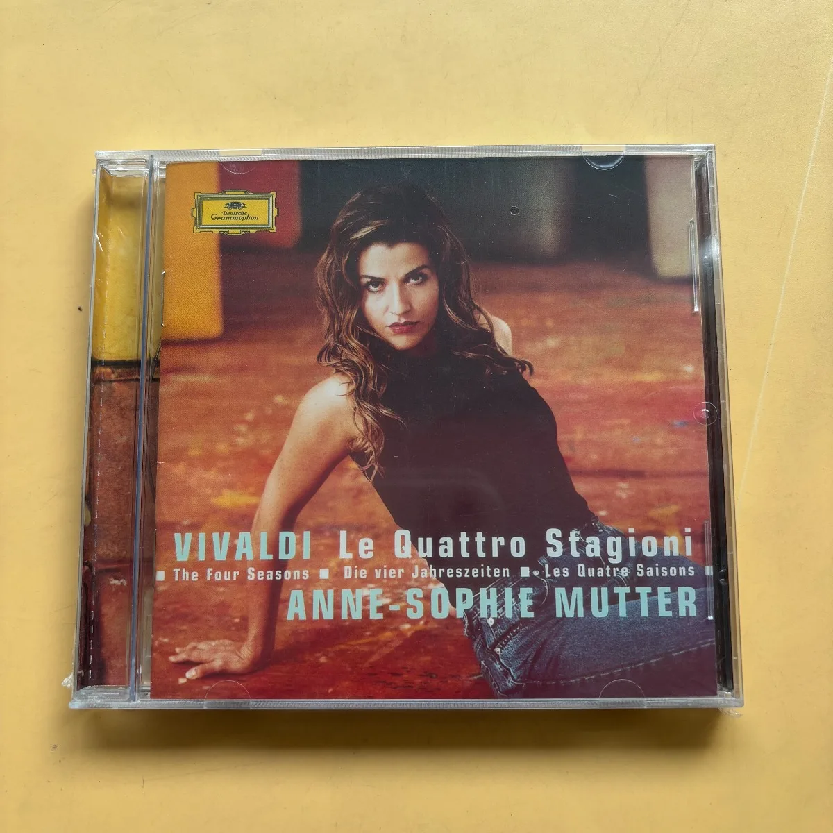 

Vivaldi The Four Seasons Violin Concertos CD Anne-Sophie Mutter Performance Classical Music Elegant Sound for Audiophiles