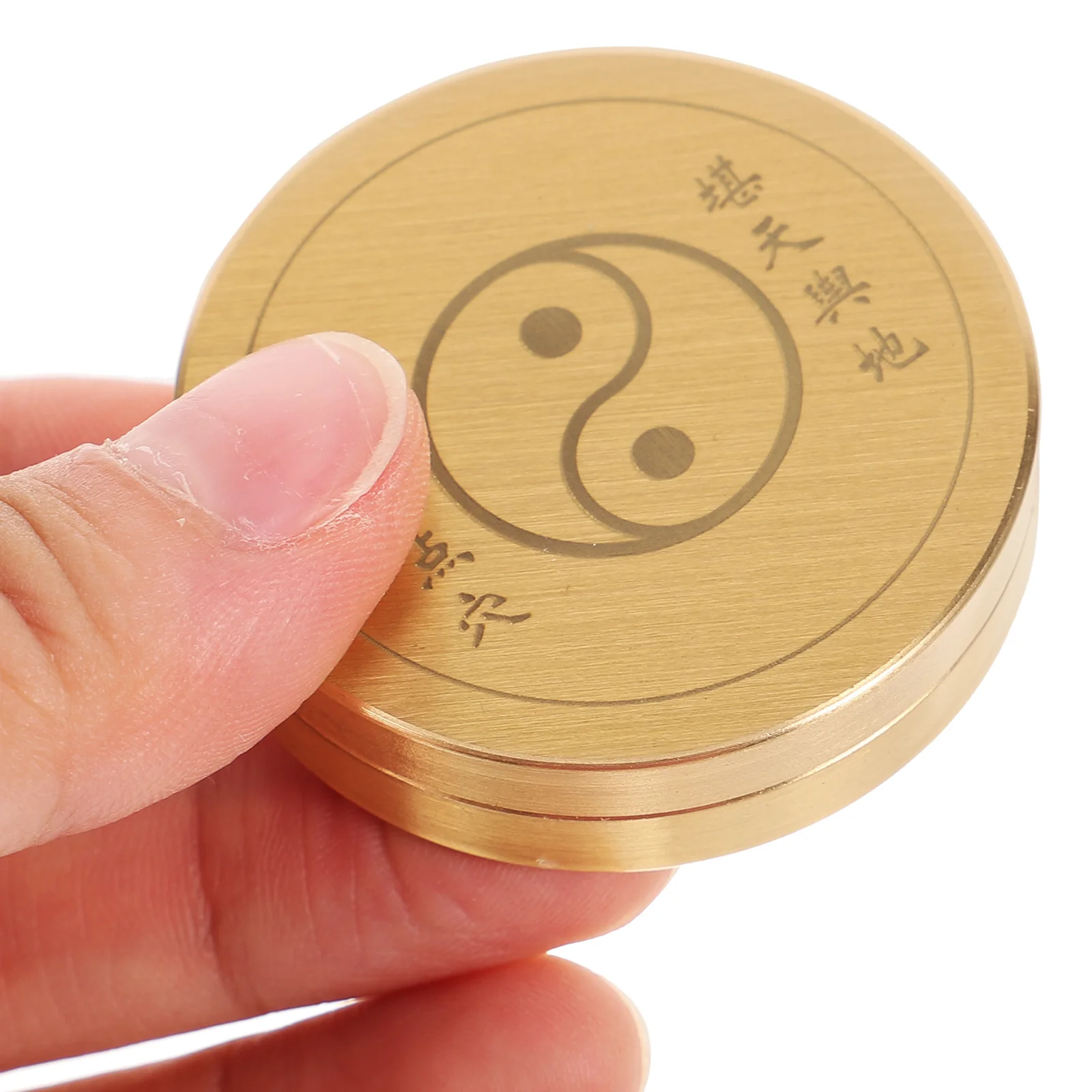 

Chinese Ancient Copper Compass Small Portable Traditional Round Retro Style Taoist Outdoor Decoration Accurate Travel Compass