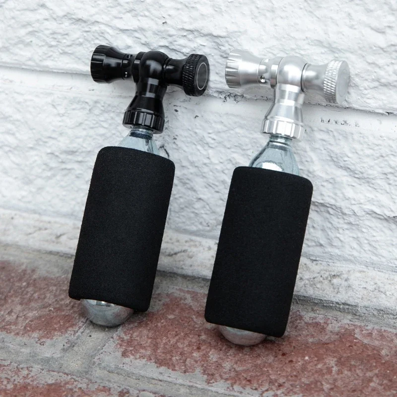 

CO2 Tyre Filler Air pumps with Insulated Sleeve Road Bike Tire Inflator CO2 Inflator Head for Road & Mountain Bikes 69HD