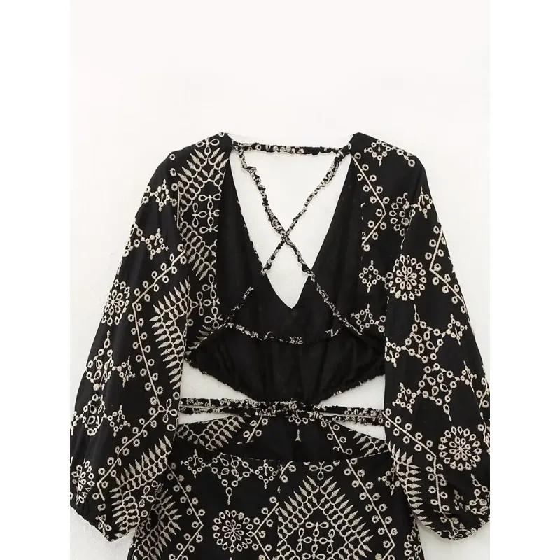 Vestido de verano 2025 con escote en V profundo para mujer, mangas abullonadas con corte en la cintura y bordado Floral bohemio para playa y salón de baile