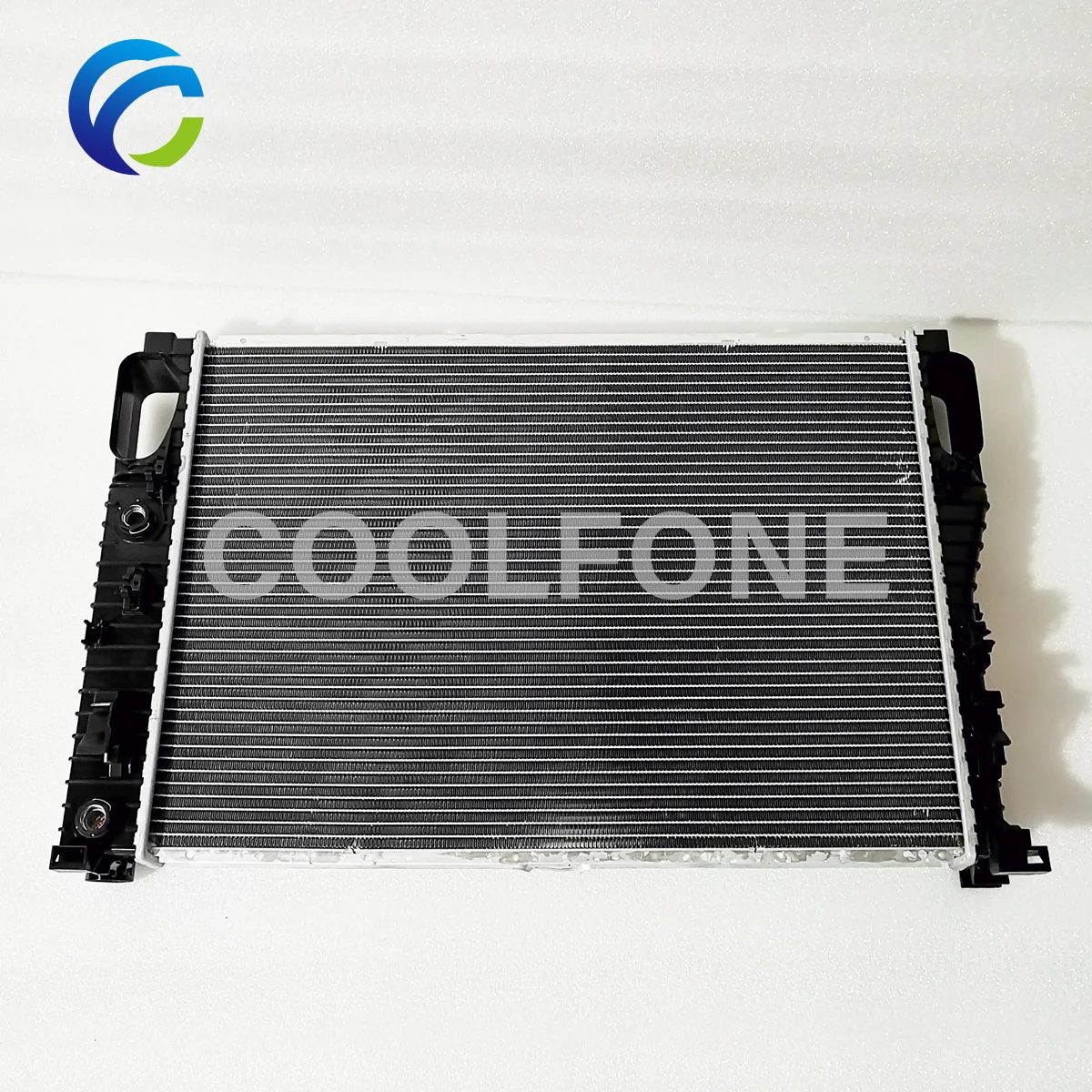 Engine Cooling Radiator for MERCEDES BENZ W211 E280 E320 E400 C209 CLK C219 CLS A2115003202 2115003702 2115000802 A2115000802