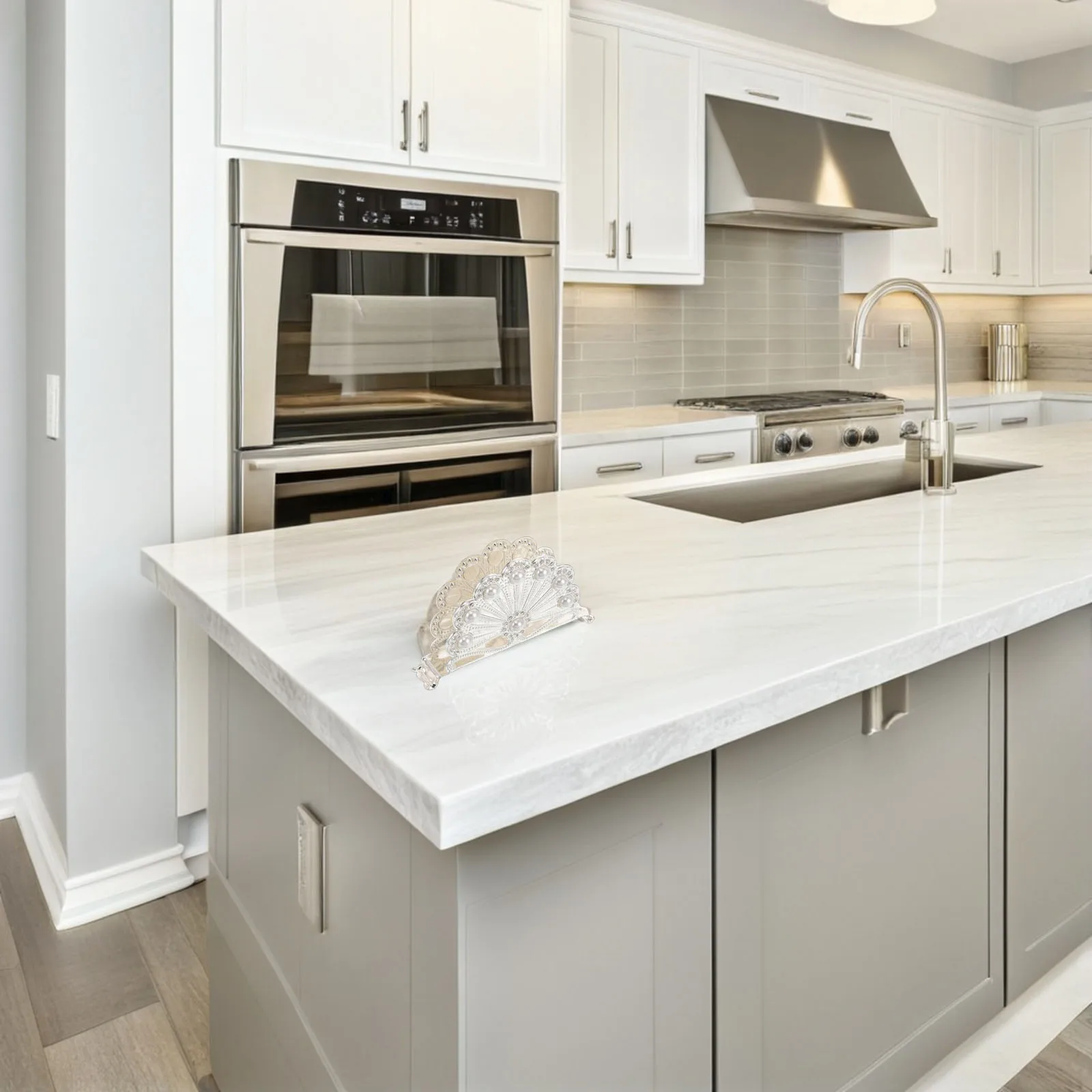 

Европейский стиль, вертикальный держатель для салфеток с искусственным жемчугом, деревенский железный диспенсер для бумажных салфеток для дома, столовой, кухни, офиса