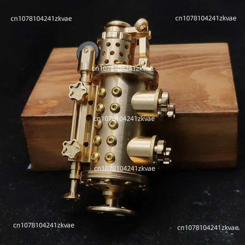 

Pure copper manual steam engine model lighter, spaceship type pure brass kerosene lighter, antique lighter