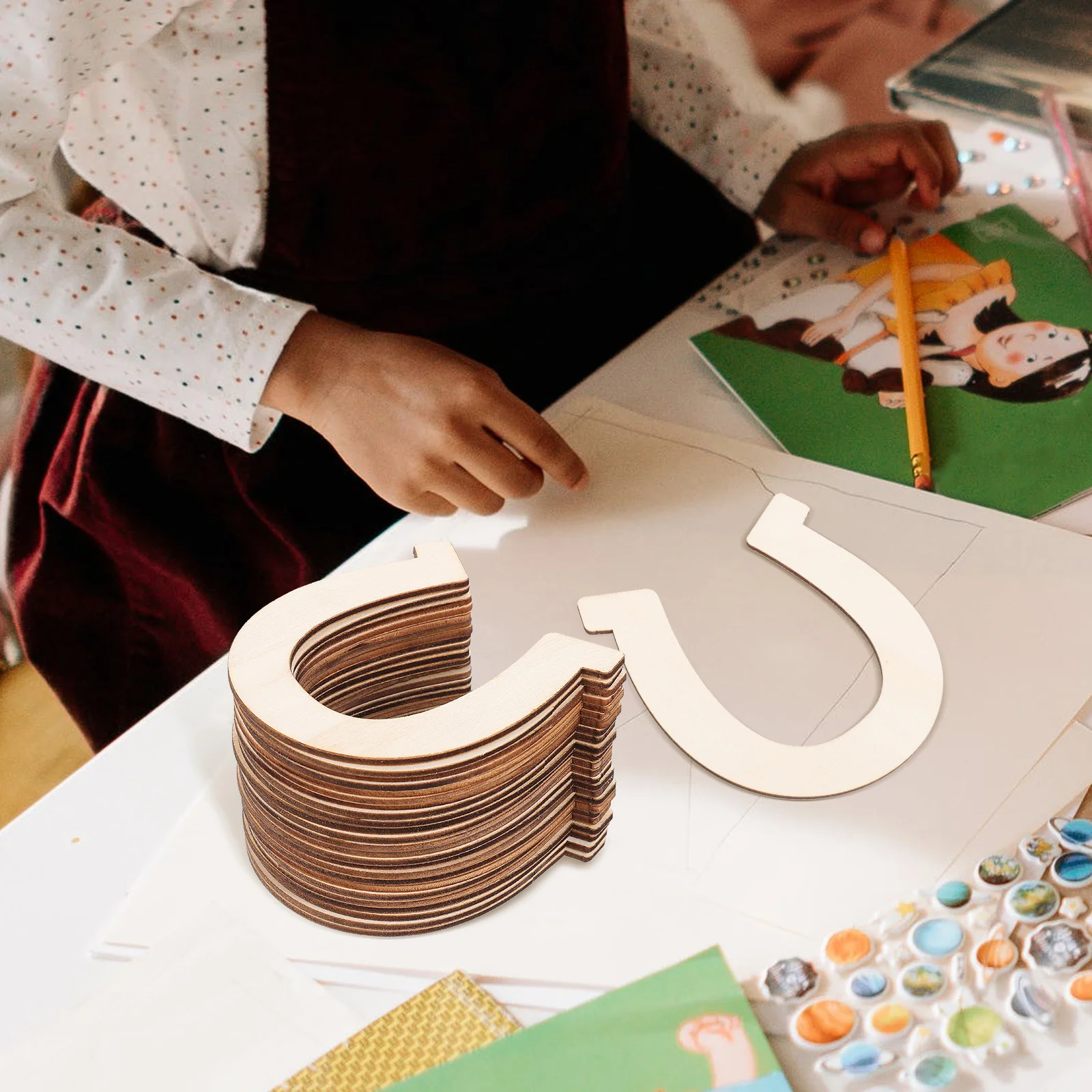 

48Pcs DIY Wood Slices Horseshoe Design Unpainted Wooden Cutouts for Kids Graffiti Handmade Craft Decoration Horseshoe Cutouts