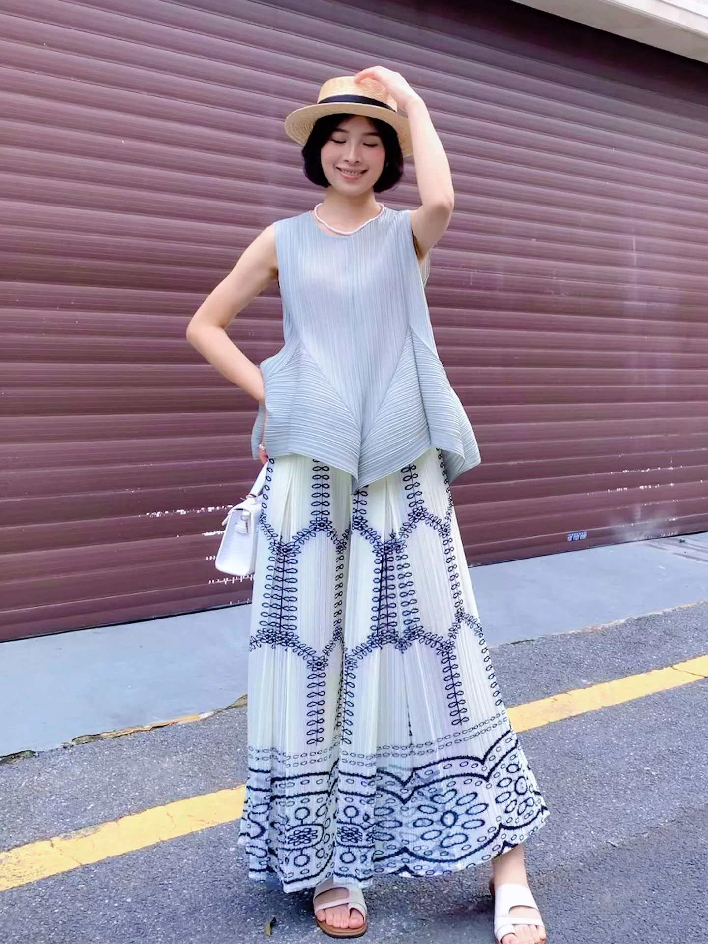 

plus Size Women's Summer Green Sleeveless Top And Pants Set Creased Slimming Fashion Ensemble Large Size Clothing Set