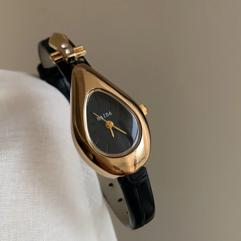 New Pipa-inspired design with a stylish, elegant dial Exquisite Chinese-style genuine leather strap Niche women's quartz watch