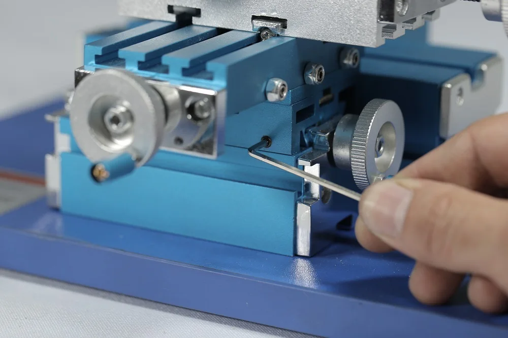 Mini Metal Lathe DIY Miniature Milling Machine Miller 100-240V Woodworking Metal Aluminum Processing Tool Mini Milling Machine
