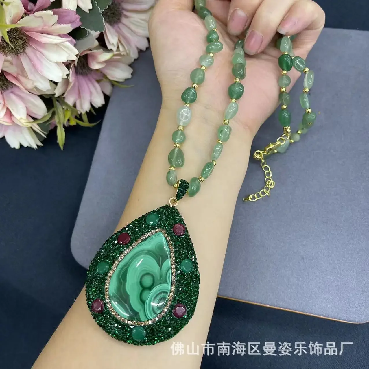 New natural malachite wants invite natural stone autumn and winter sweater chain new Chinese natural stone vintage jewelry