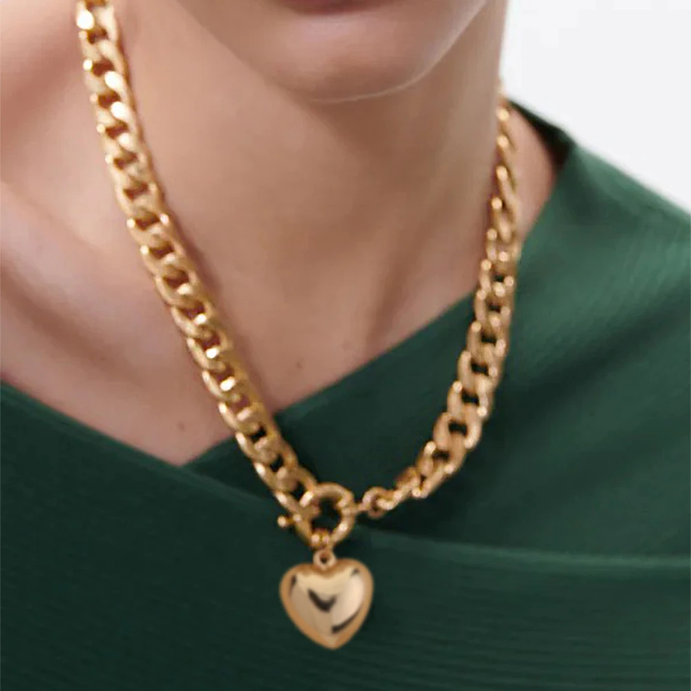 Collier en métal avec pendentif coeur et papillon pour femme, conception double couche, grande taille, lettre dorée, bijoux de fête de mariage,