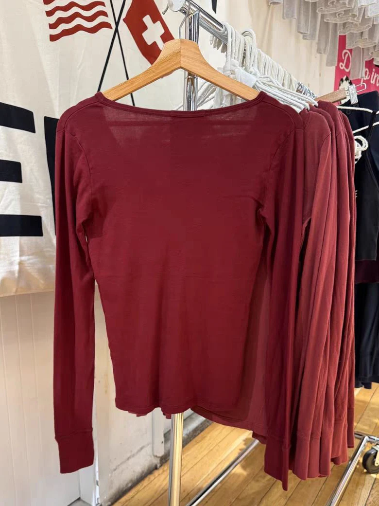 Sechs Tasten Burgund Langarm T-shirt Frau Herbst Oansatz Baumwolle Dünnes T-shirt Vintage Streetwear Solide Einfache Grund T Tops – Detail 15
