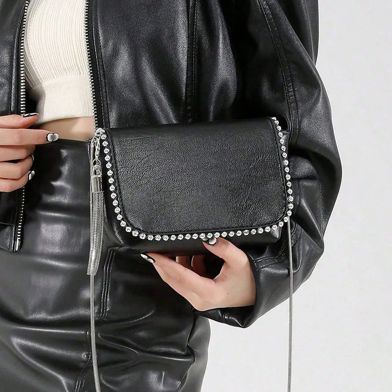 

Модная сумка через плечо из бисера, однотонная сумка через плечо с металлической цепочкой, модная и подходящая для работы и поездок на работу.