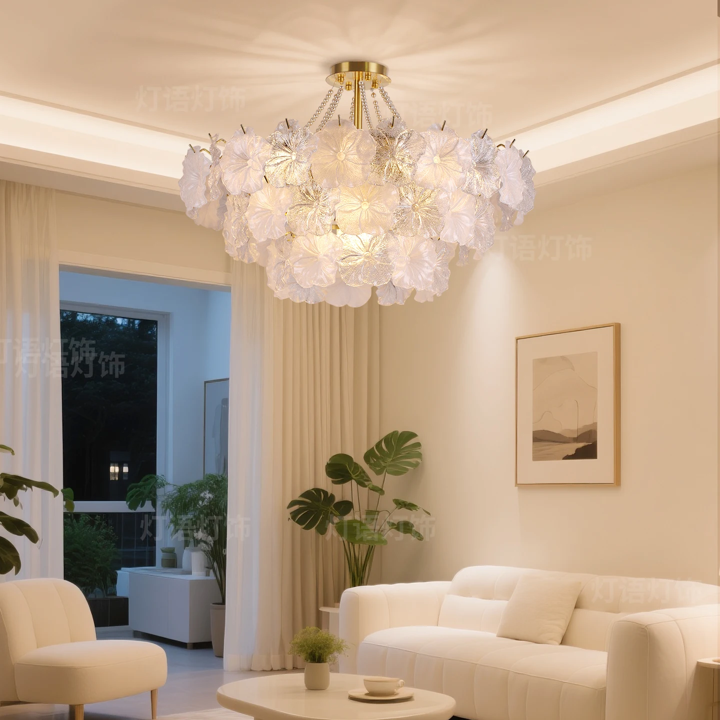 Living Room Pendant Light French Luxury Creative Petal New Glass Pendant Light Fashionable Bedroom