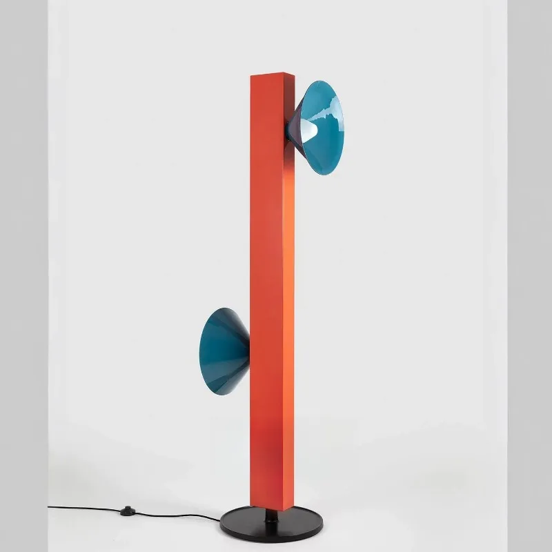 Color contrasting wrought iron floor lamp, hotel model room living room decorative lamp, modern simple vertical lamp