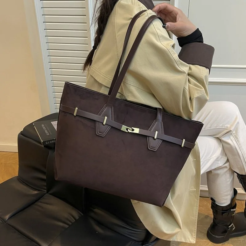 

Women's Crossbody-Bag Made Of Pine Marten-Print Leather Boasting Casual Slovenia High-End Neat Spacious Daily Style​