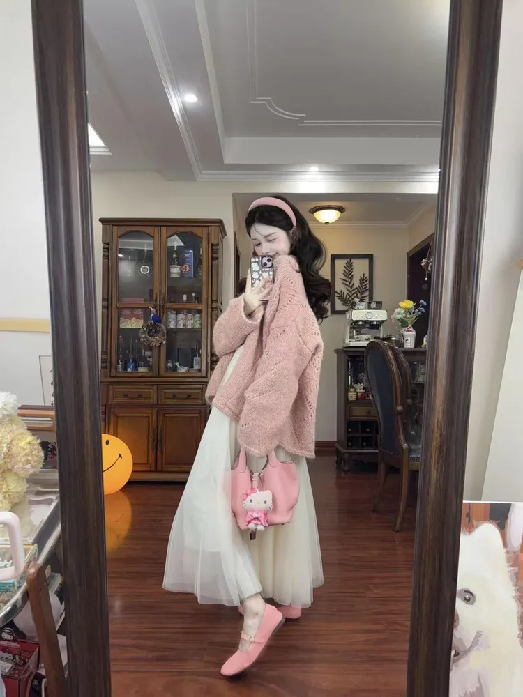 

Розовый свитер-кардиган и юбка: комплект из двух предметов в корейском стиле для женщин, осенне-зимняя одежда, красивый и удобный комплект.