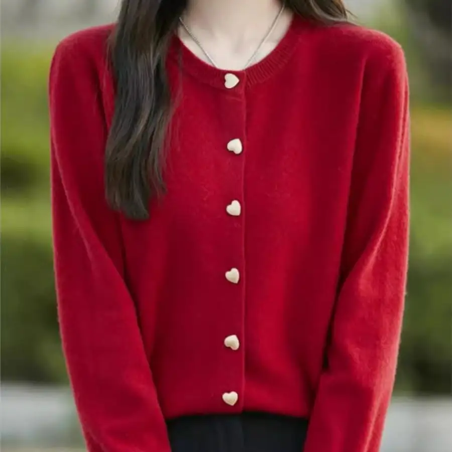 

Soft Wind Heart Button Knitted Cardigan Women's Short Outerwear round Neck Korean Style Top High Quality Commute Fashion