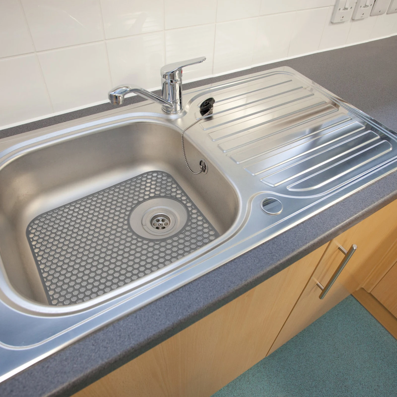 

Heat-Resistant Silicone Drain Protector Insulation Pad Durable Hollow Design Surface Protection Drainage Hole for Kitchen