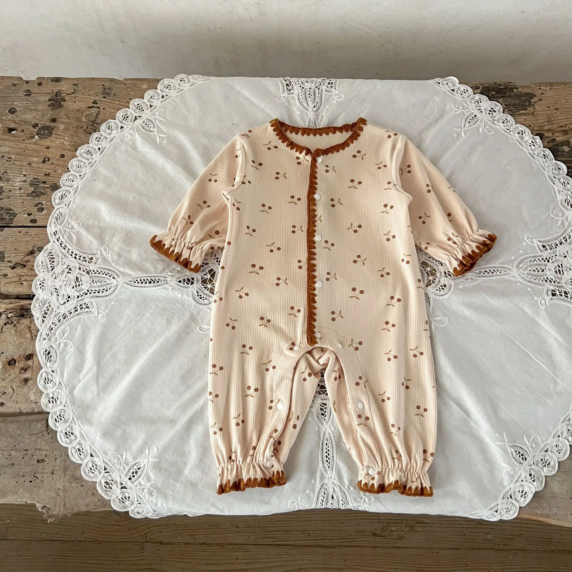 

2025 Autumn New Baby Girl Cherry Print Romper Newborn Toddler Cotton Jumpsuit Infant Girl Loose Casual Clothes