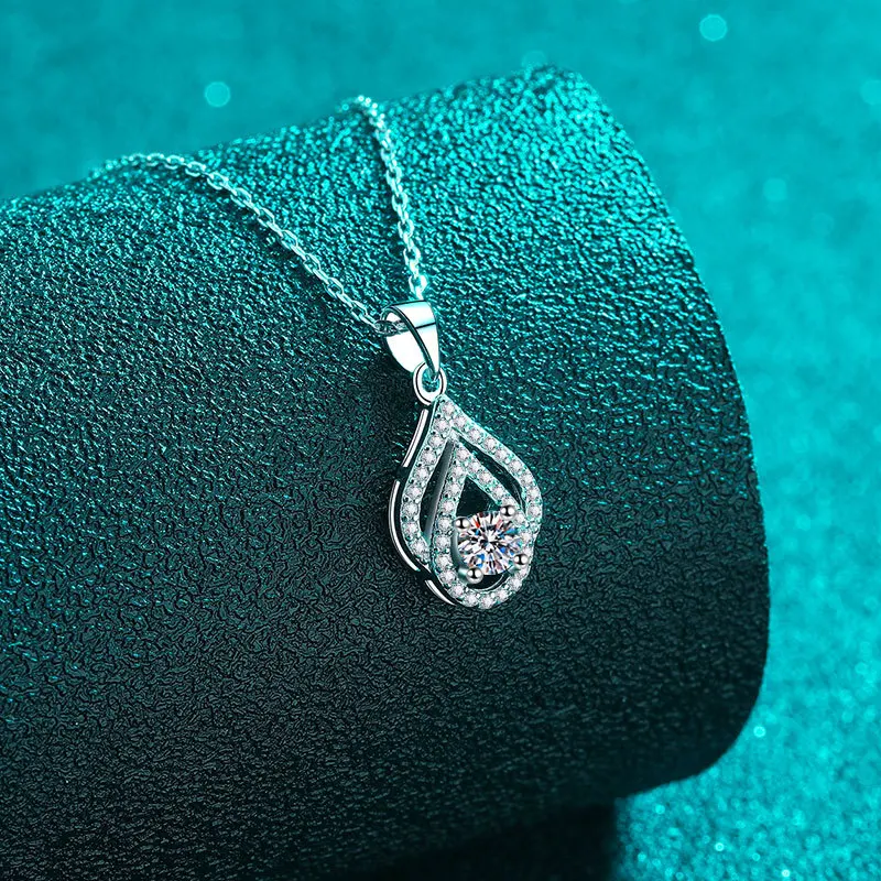 

0.3 Ct Moissanite Water Drop Hollow Pendant Necklace for Women, Sparkling Platinum Pt950 Collarbone Chain Jewelry GRA Certified