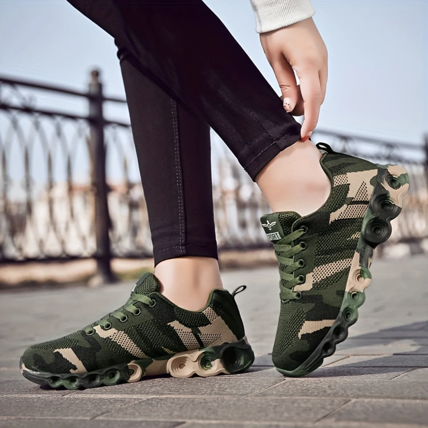 Breathable, non-slip, and wear-resistant camouflage hiking sport shoes with low top design - perfect for all your training needs