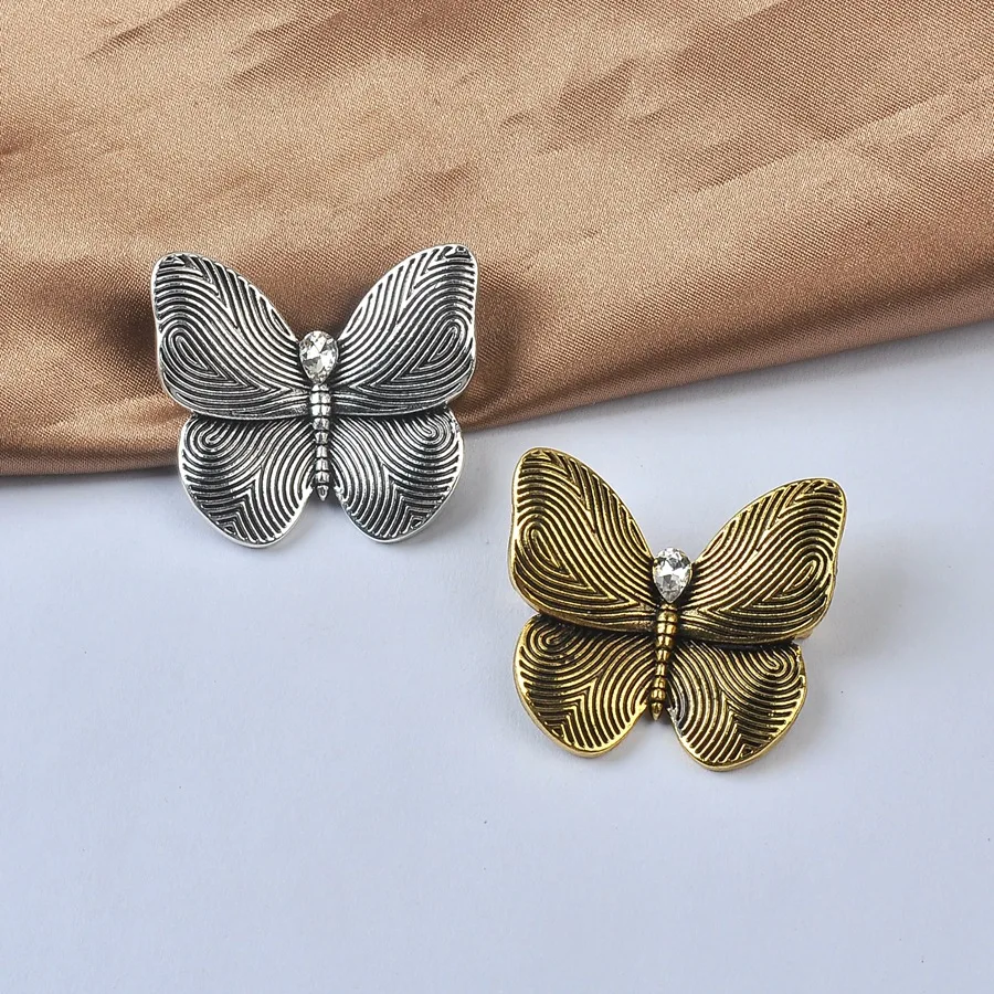 Vintage Bronze Color Butterfly Shape Anti-glare Brooch for Woman Man Elegant Alloy Buckle Collar Clip Pin Accessories