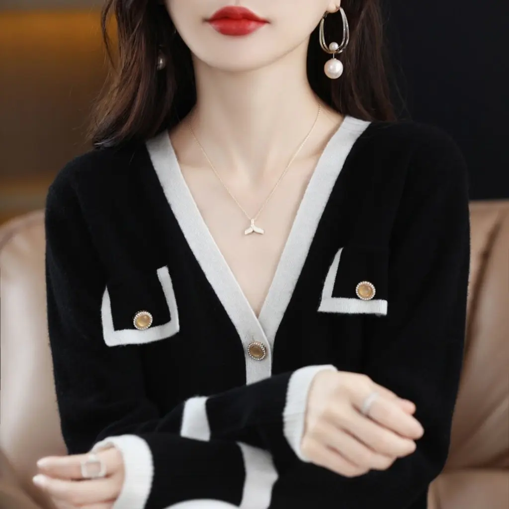 

Women's Western Style Small Fragrant Wool Cardigan V-Neck Loose Knitted Sweater Color Matching Outerwear Jacket