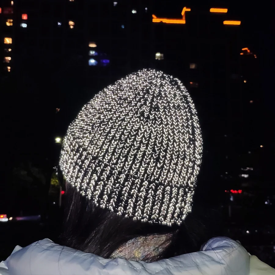 Nachtleuchtende Reflektierende Strickmütze Hochsichtbare Im Dunkeln Leuchtende Sicherheitsmütze Neon Wintermütze für Männer und Frauen – Detail 12