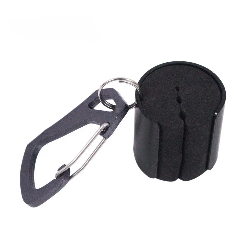 Tragbarer Angelrutenhalter aus Metall mit Karabinerhaken, zum Anbringen am Gürtel oder Rucksack, robustes Zubehör für Fliegenfischen. – Detail 8
