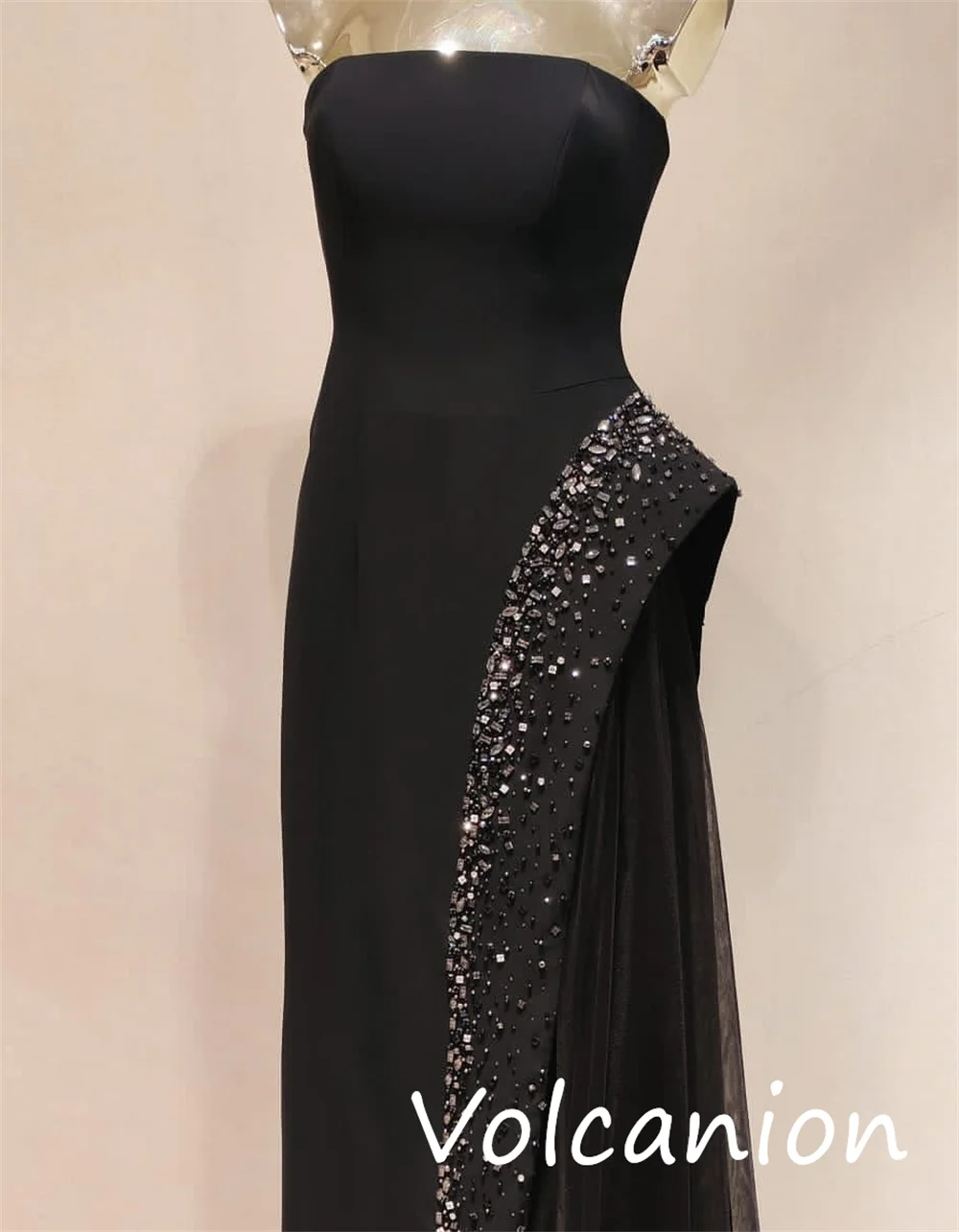 カスタマイズされたサイズが利用可能 ジャージー スパンコール プリーツ Aライン ストラップレス ロングドレス オーダーメイドの機会 複雑