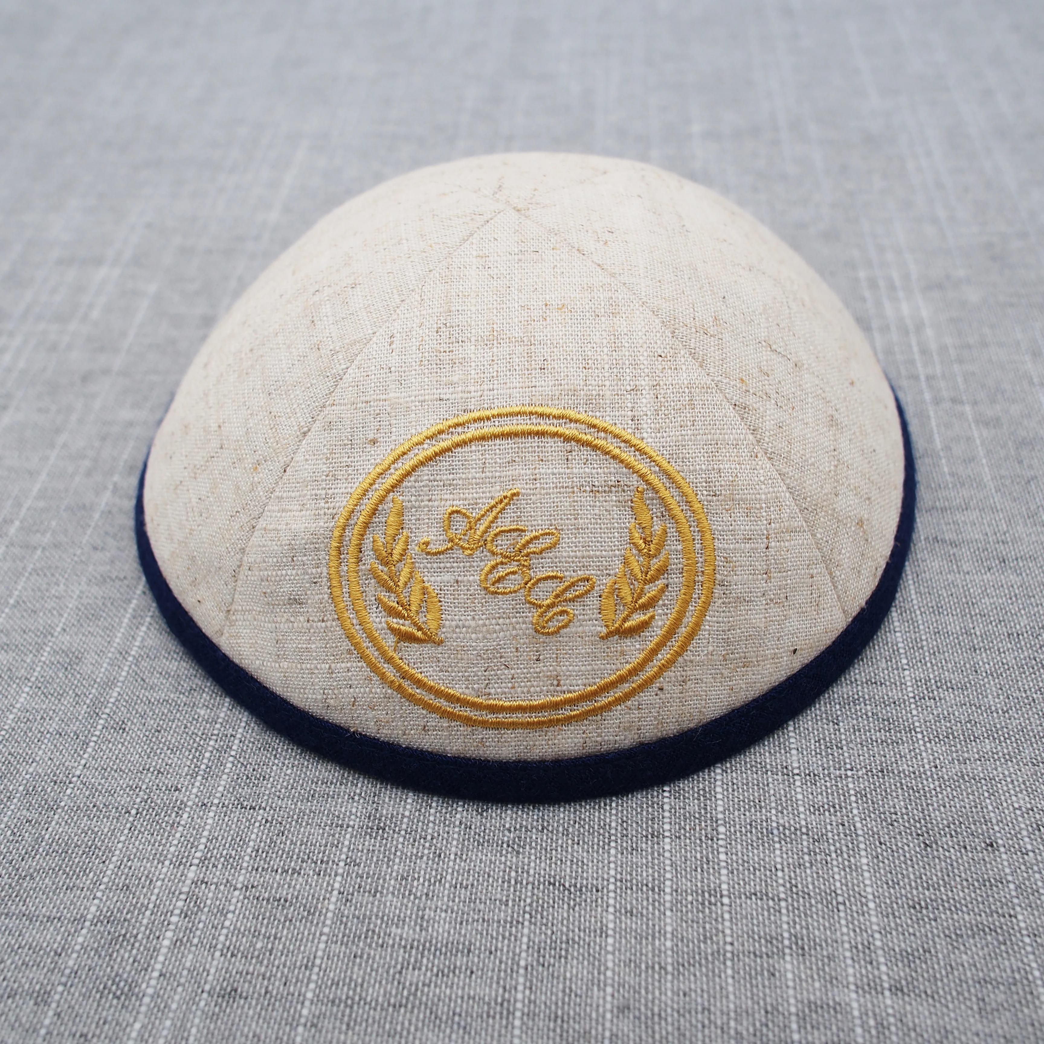 Bestickte Leinen-Kippa für Hochzeiten - alternate angle