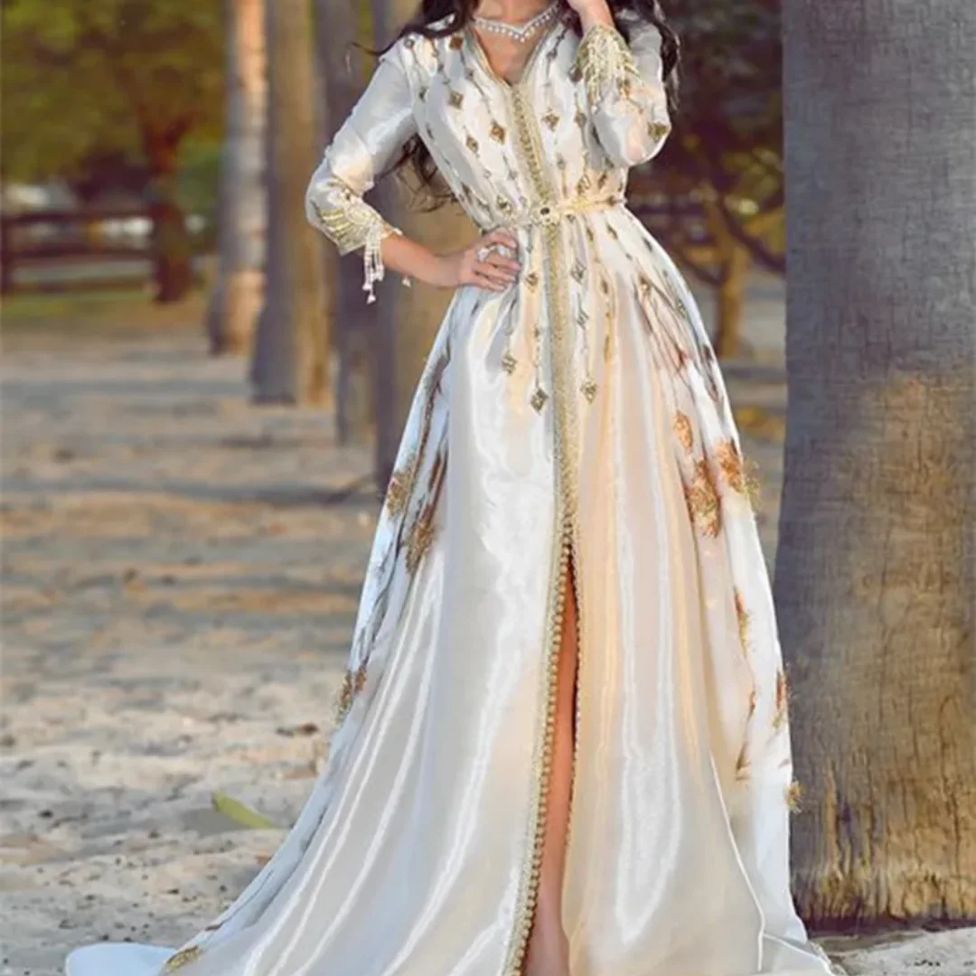 فستان رسمي من الساتان على شكل حرف V وأكمام طويلة للحفلات الراقصة للنساء فساتين سهرة أنيقة مع مطرز بالذهب حسب الطلب