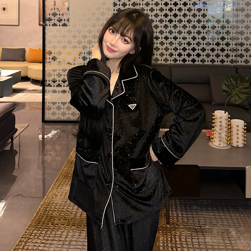 

Новое осеннее поступление, женский двухсекционный роскошный черный бархатный комплект с ромбовидным принтом, элегантный комплект ночного белья, кардиган с воротником, домашняя одежда, ансамбль