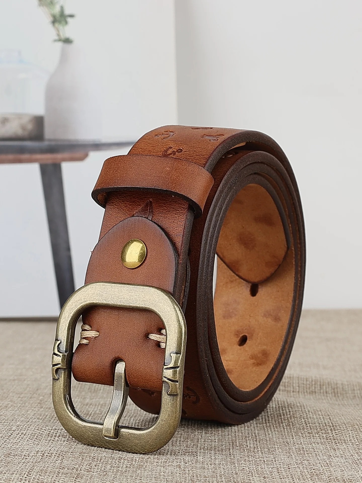 vintage-style-top-layer-cowhide-belt-women's-genuine-leather-embossed-buckle-waist-belt-versatile-personalized-print-pants-be