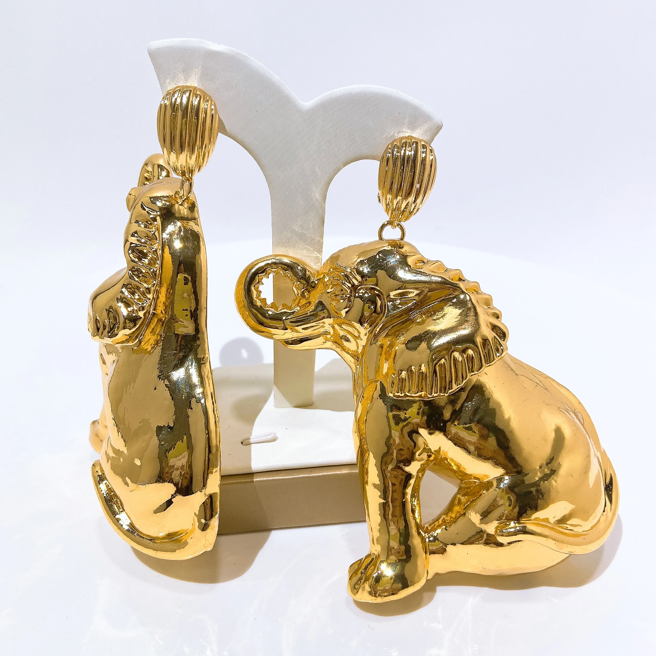 Pendientes de Aro Ligeros con Colgante de Elefante Gigante Texturizado, Chapados en Oro, para Mujer, Joyería para Bodas y Fiestas