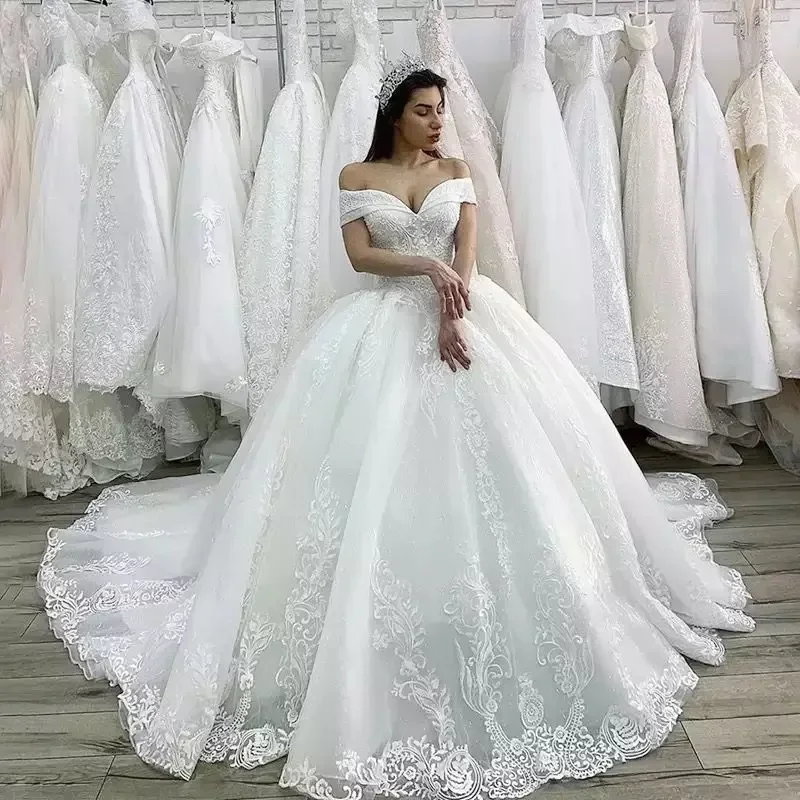 Abiti da sposa personalizzati più nuovi con scollo a cuore e spalle scoperte Sweep Train Appliques in pizzo Vestido Noiva Abiti da sposa