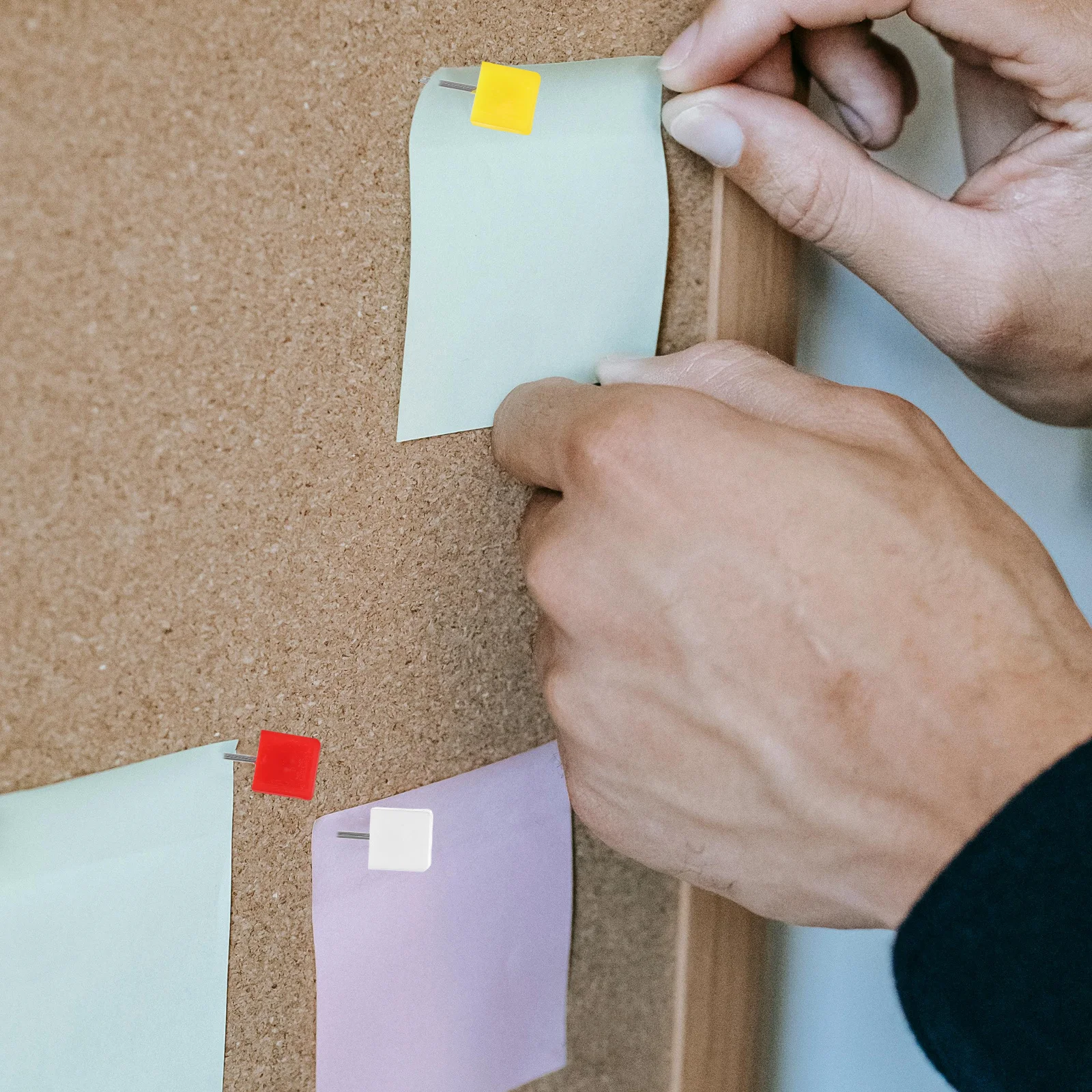 

100Pcs Colorful Square Head Push Pins Multi-Use Map Marking Office Board Plastic Steel Map Tack Pins Plastic Push Pin