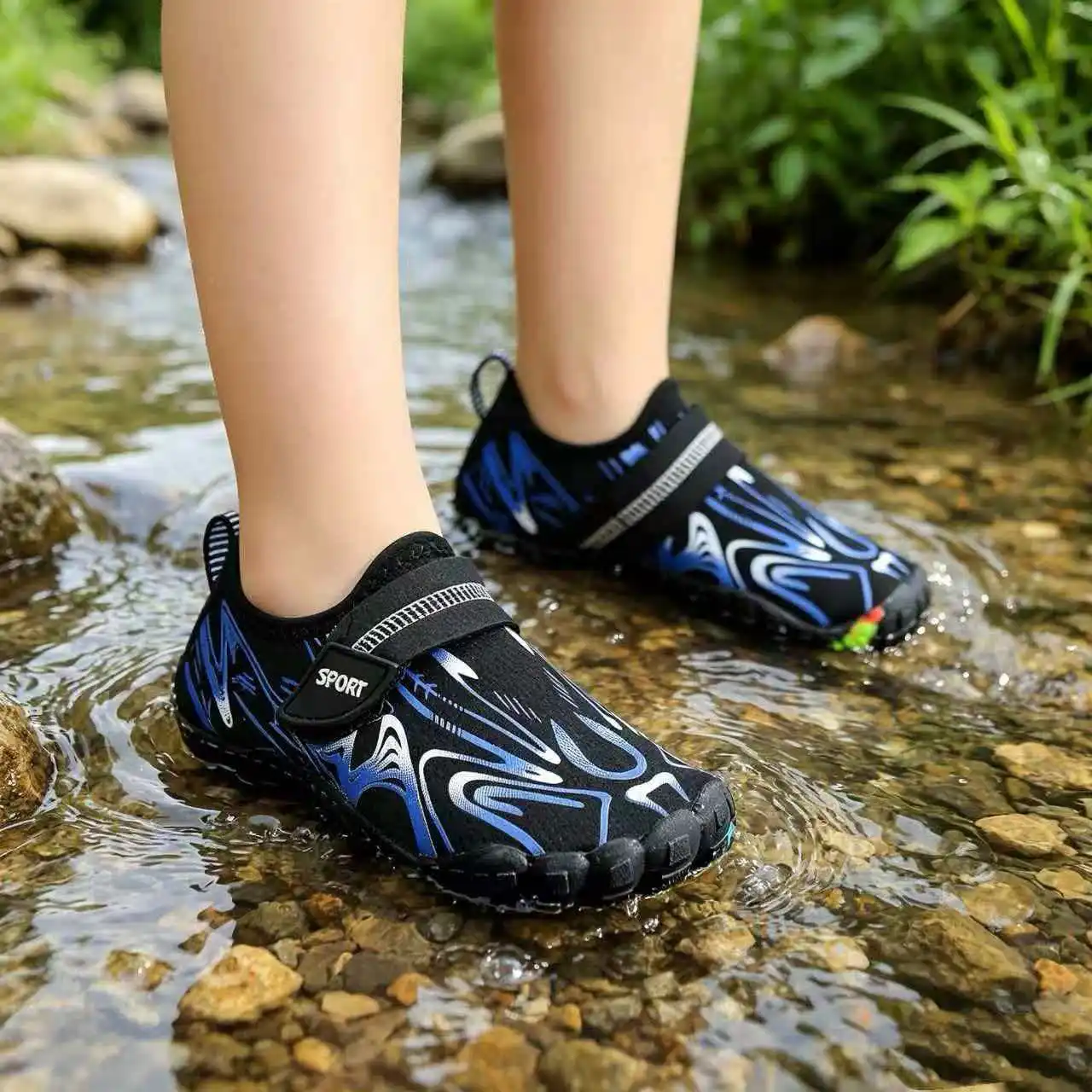 Children Water Shoes Breathable Lightweight Anti Slip Beach Sandals Kids Outdoor Hiking Wading Shoes