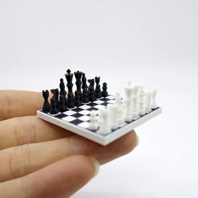 1: 12 Dollhouse Mini International Chess Set Simulation Model Toy Children's Play Miniature Chessboard for Life Scene Decoration
