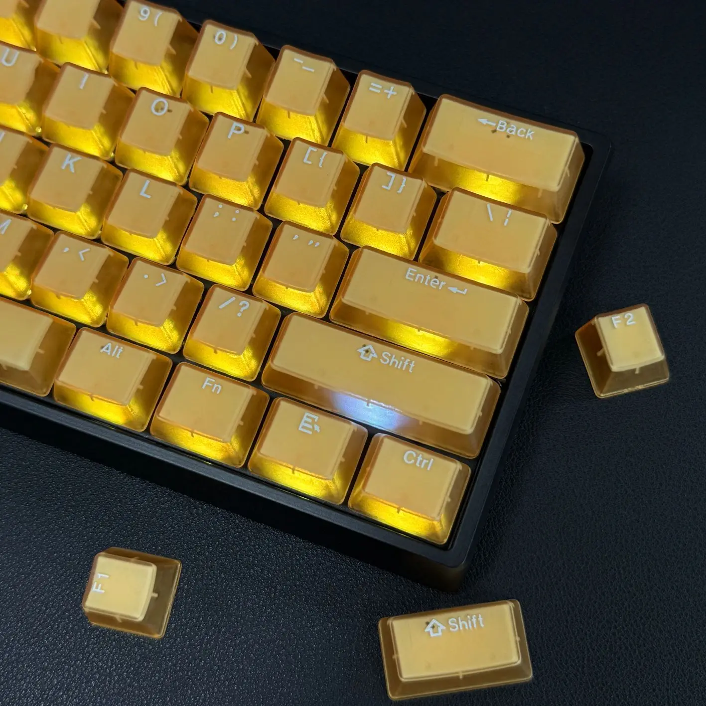 

Золотой нефритовый прозрачный пудинг, полупрозрачные колпачки для клавиш из ПБТ, 114 клавиш, OEM-профиль, блестящие колпачки для клавиш для переключателей MX, механическая клавиатура